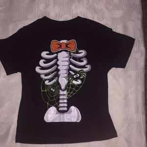 Halloween shirt. Great condition.